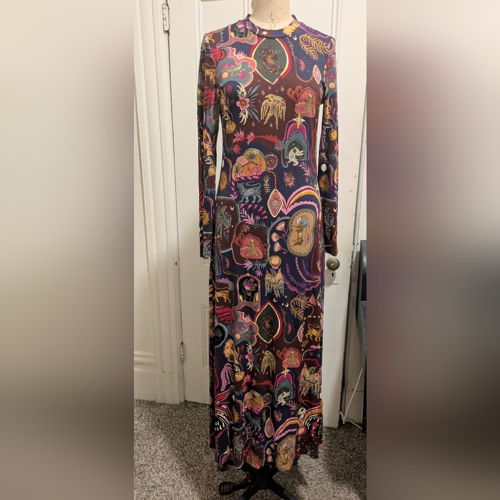 Far Rio Multicolor Artsy Surreal Land Long Sleeve Maxi Dress Medium